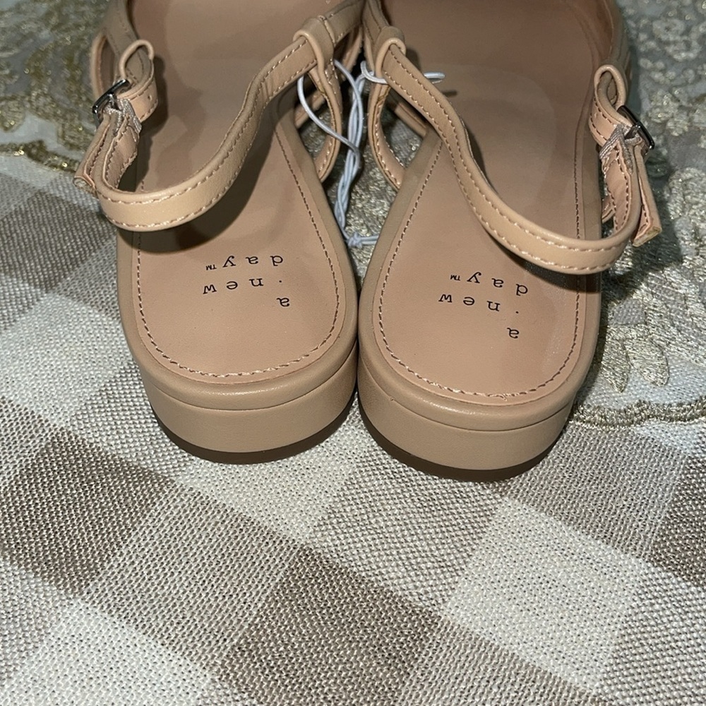 Women's Maxine Slingback Ballet Flats - A New Day™ NEW
Multiple Sizes Old Money - Picture 7 of 10